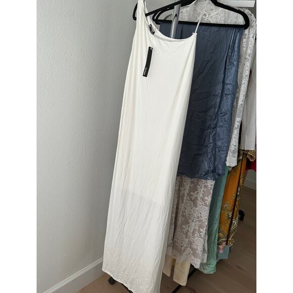 krisa Layered One Shoulder Dress in Cream - Picture 4 of 7